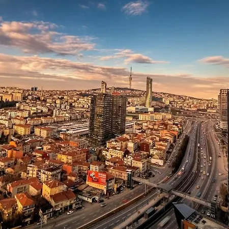 High Floor Luxury With View דירה *